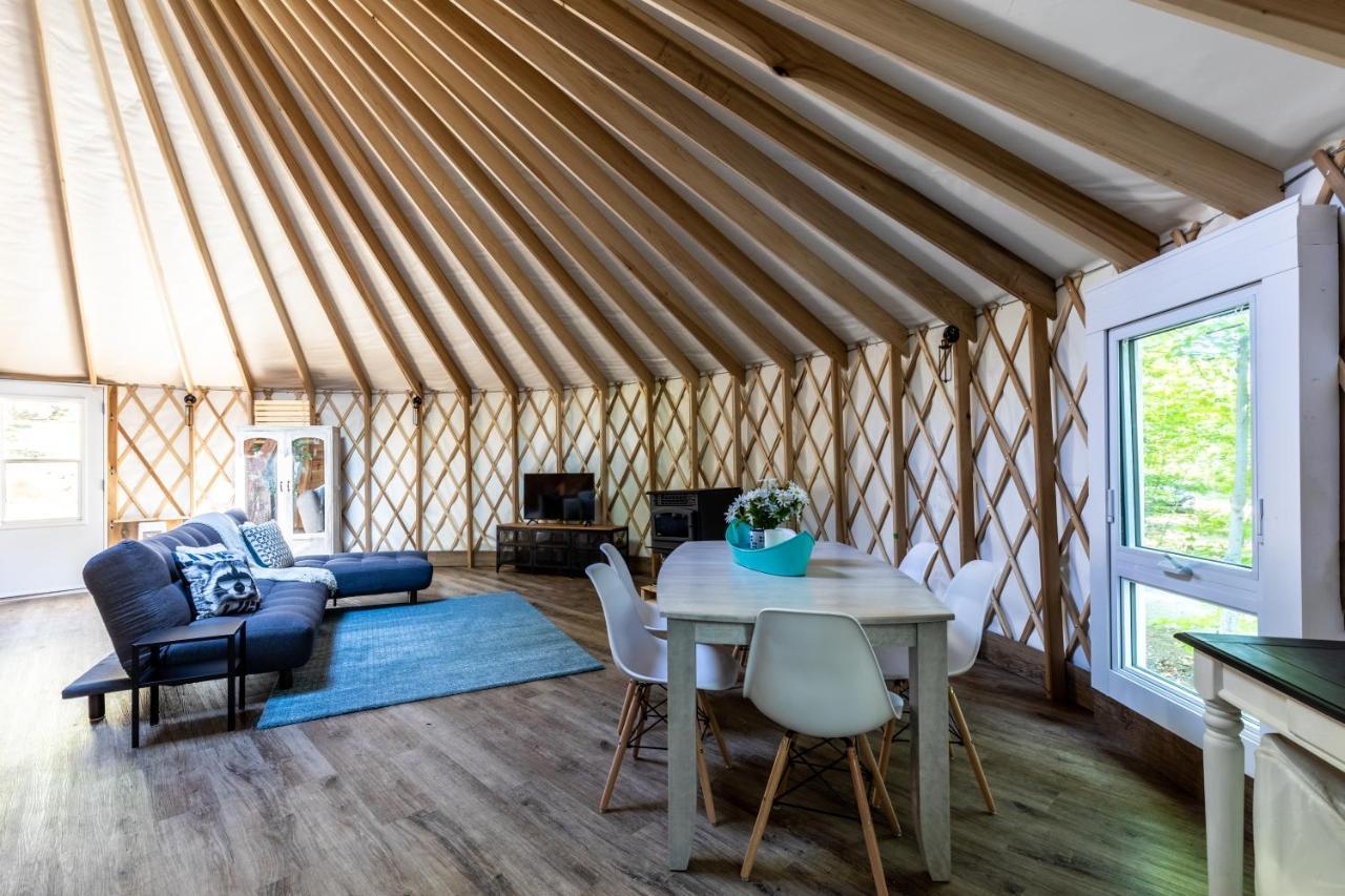 Yourtes Glamping du Poisson Blanc Notre-Dame-du-Laus Extérieur photo