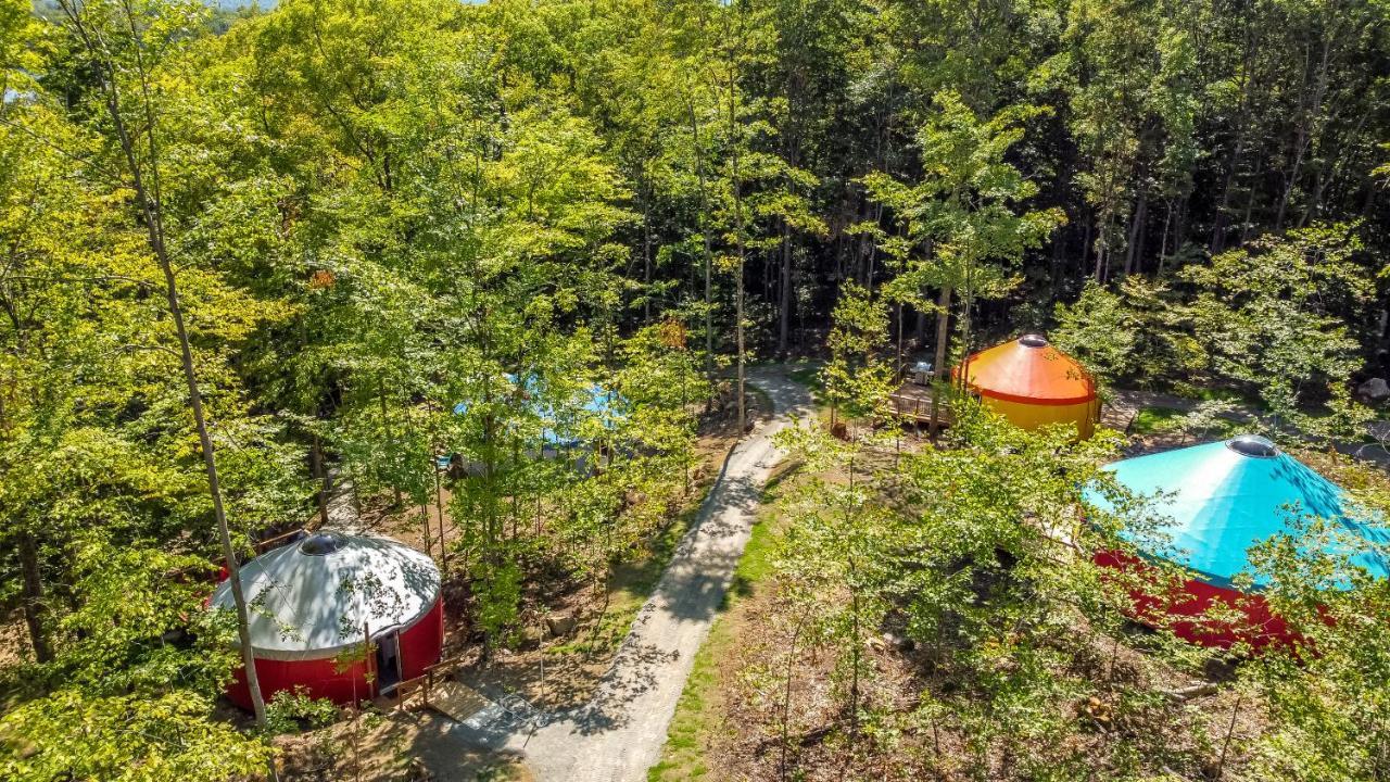 Yourtes Glamping du Poisson Blanc Notre-Dame-du-Laus Extérieur photo