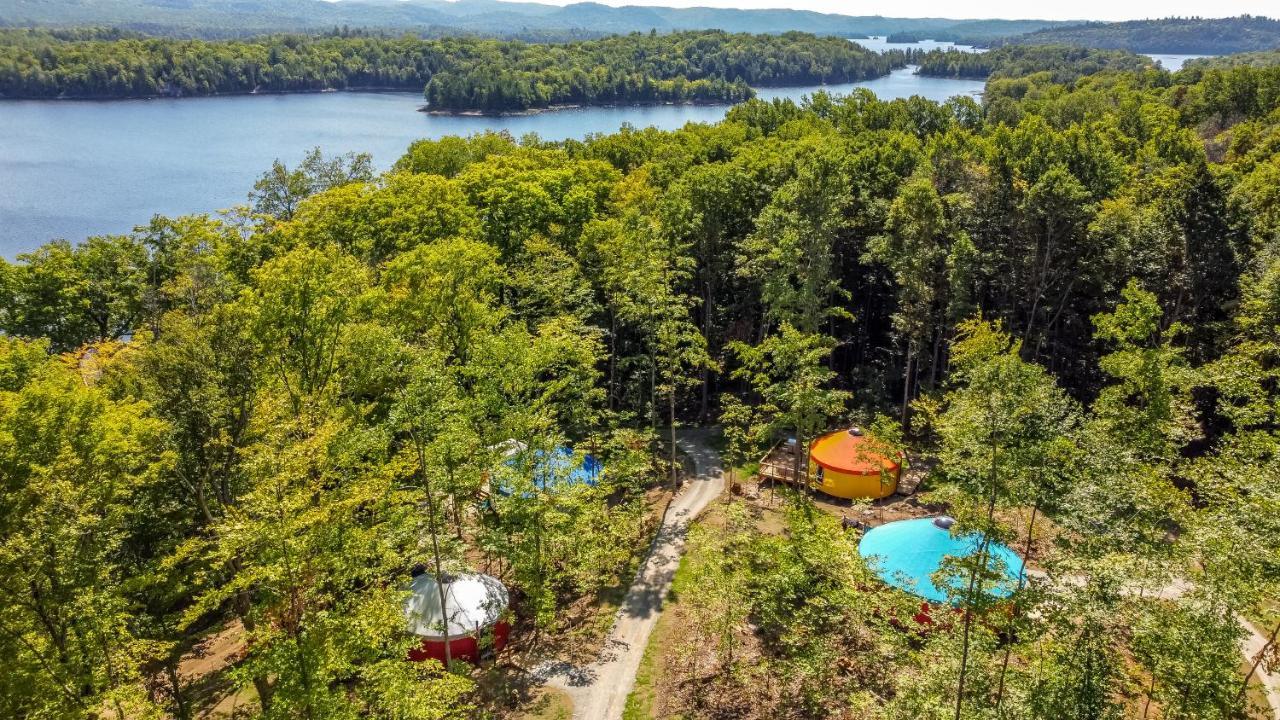 Yourtes Glamping du Poisson Blanc Notre-Dame-du-Laus Extérieur photo