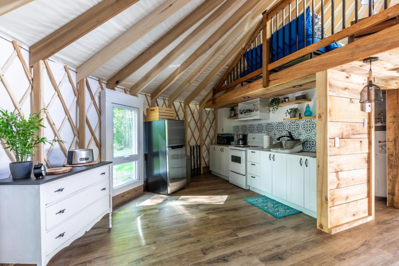Yourtes Glamping du Poisson Blanc Notre-Dame-du-Laus Extérieur photo