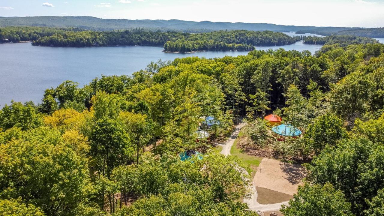 Yourtes Glamping du Poisson Blanc Notre-Dame-du-Laus Extérieur photo